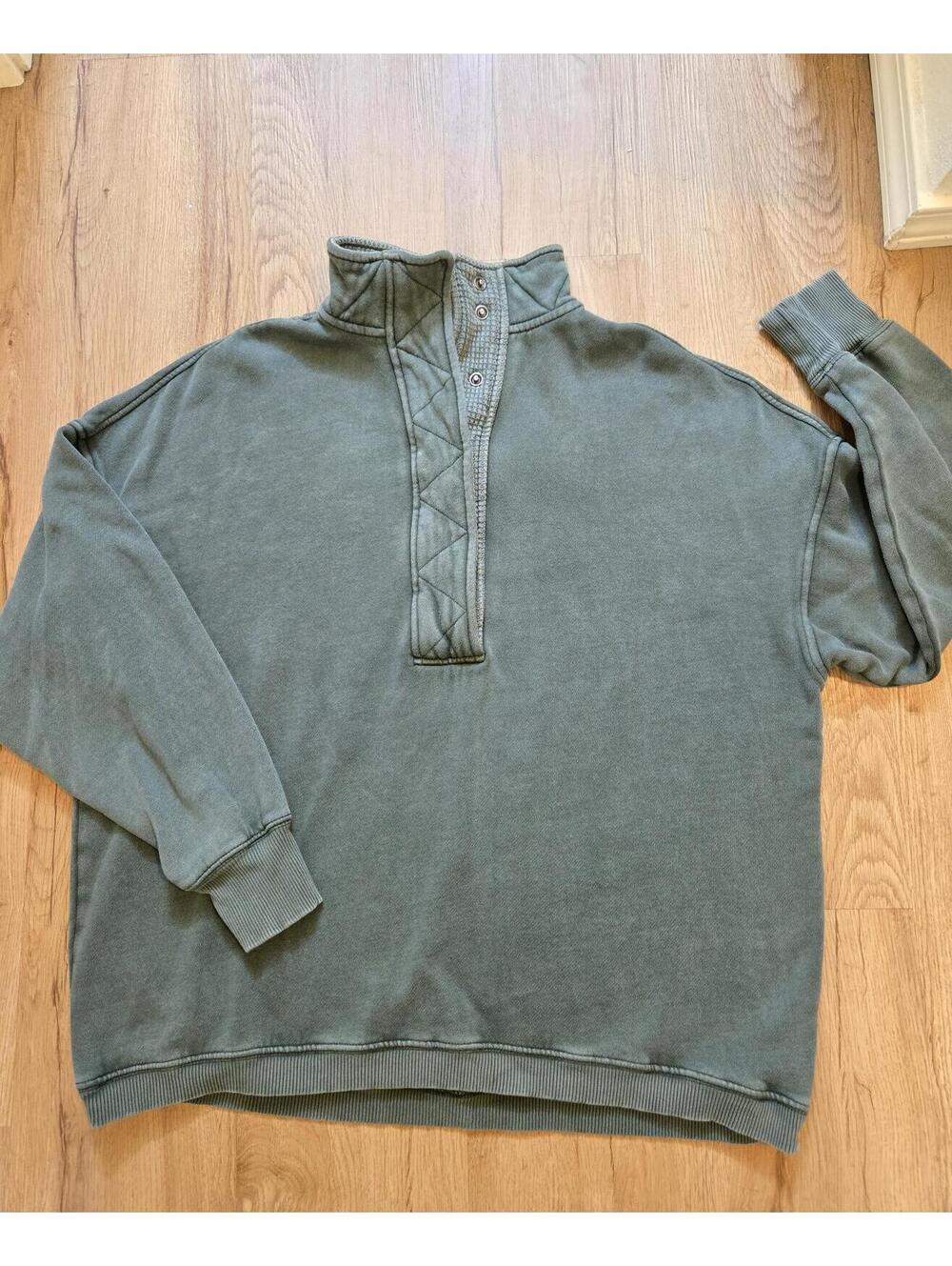Aerie Oh Snap! Quilted Snap Collar Oversized cozy Sweatshirt in Green Med